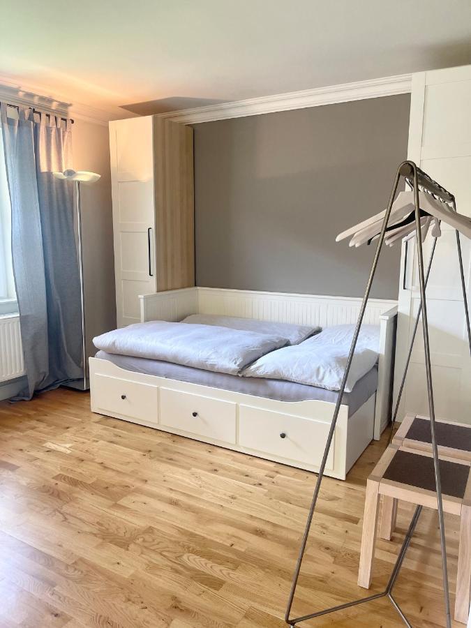 Landhaus Am Wald Mit Garten Mit 1 Schlafnische Und 1 Schlafzimmer Aurich Ngoại thất bức ảnh