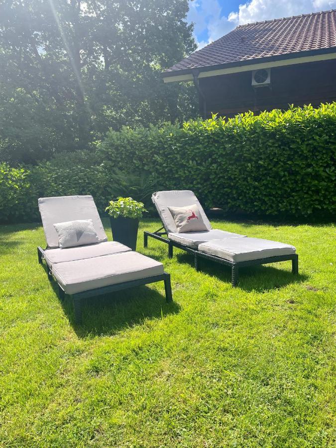 Landhaus Am Wald Mit Garten Mit 1 Schlafnische Und 1 Schlafzimmer Aurich Ngoại thất bức ảnh